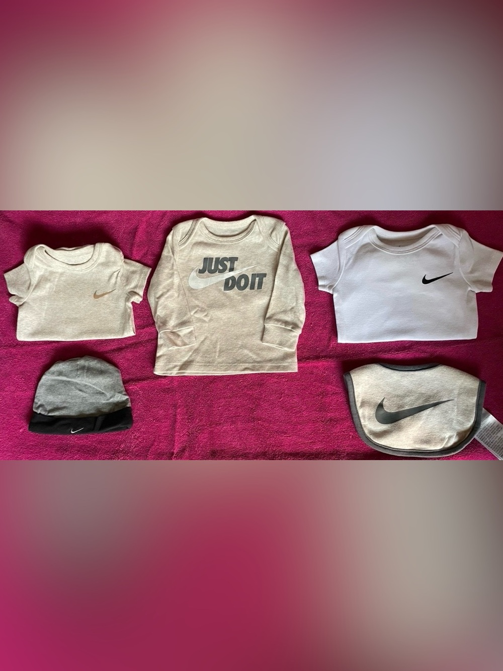 Infant Nike Lot (0-6 month)